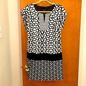 Popover, patterned laundry by Shelli Segal dress is ready for fun!